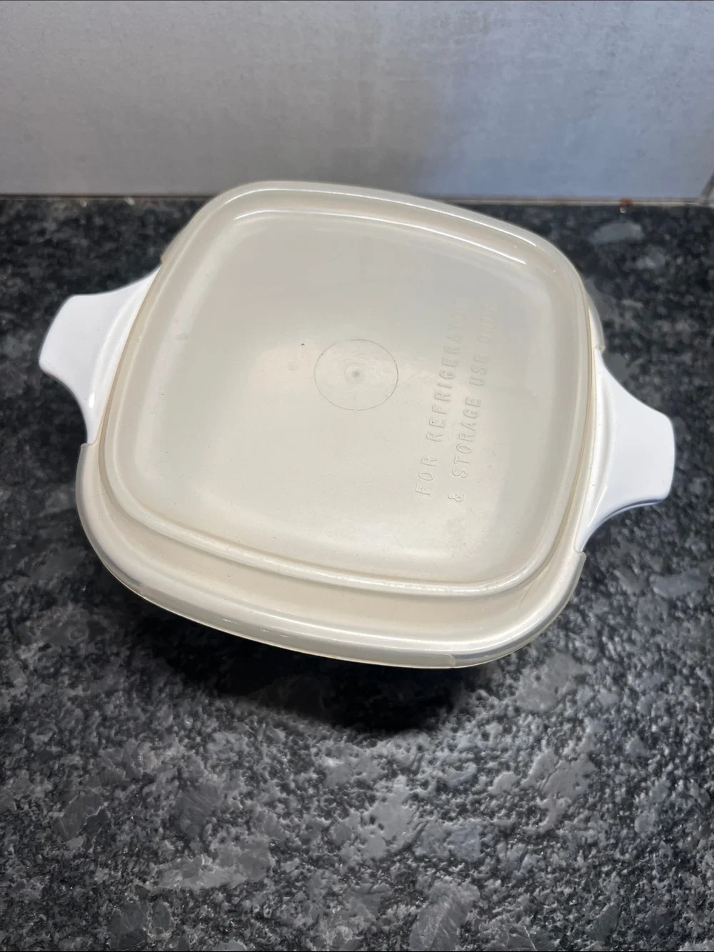 Corningware 2-3/4 cup casserole dish withWhite